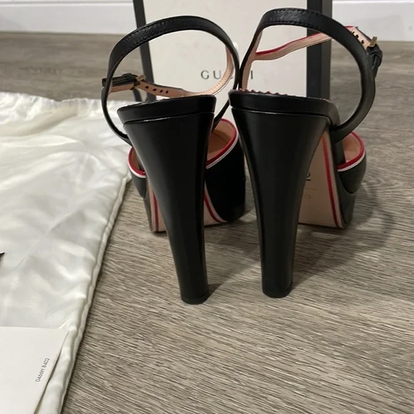 SOLD 🎈Gucci pumps - Picture 6 of 10